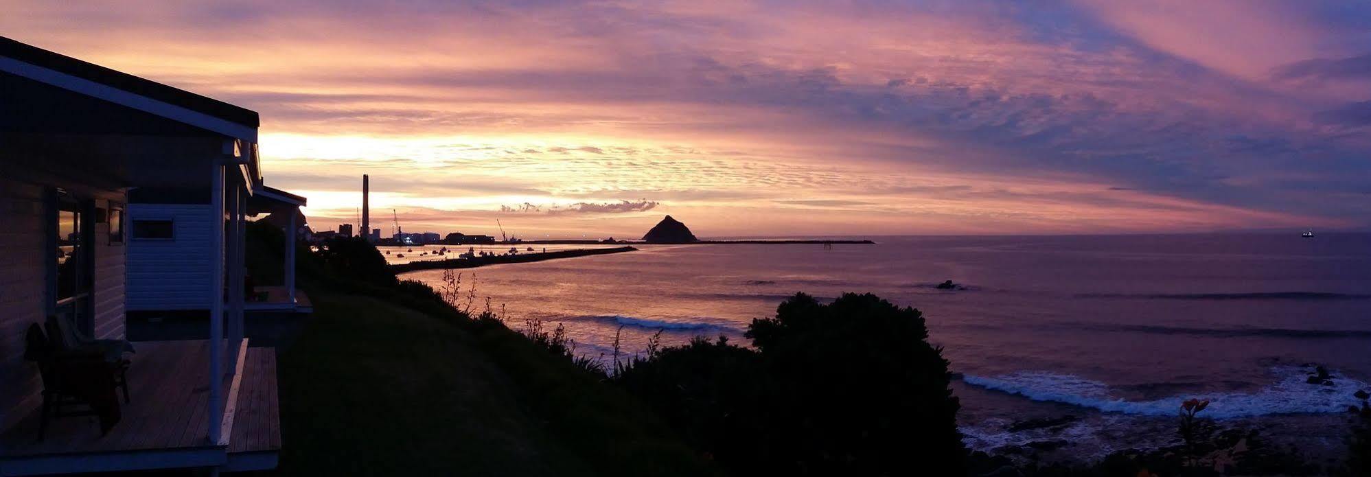 Belt Road Seaside Holiday Park New Plymouth Bagian luar foto